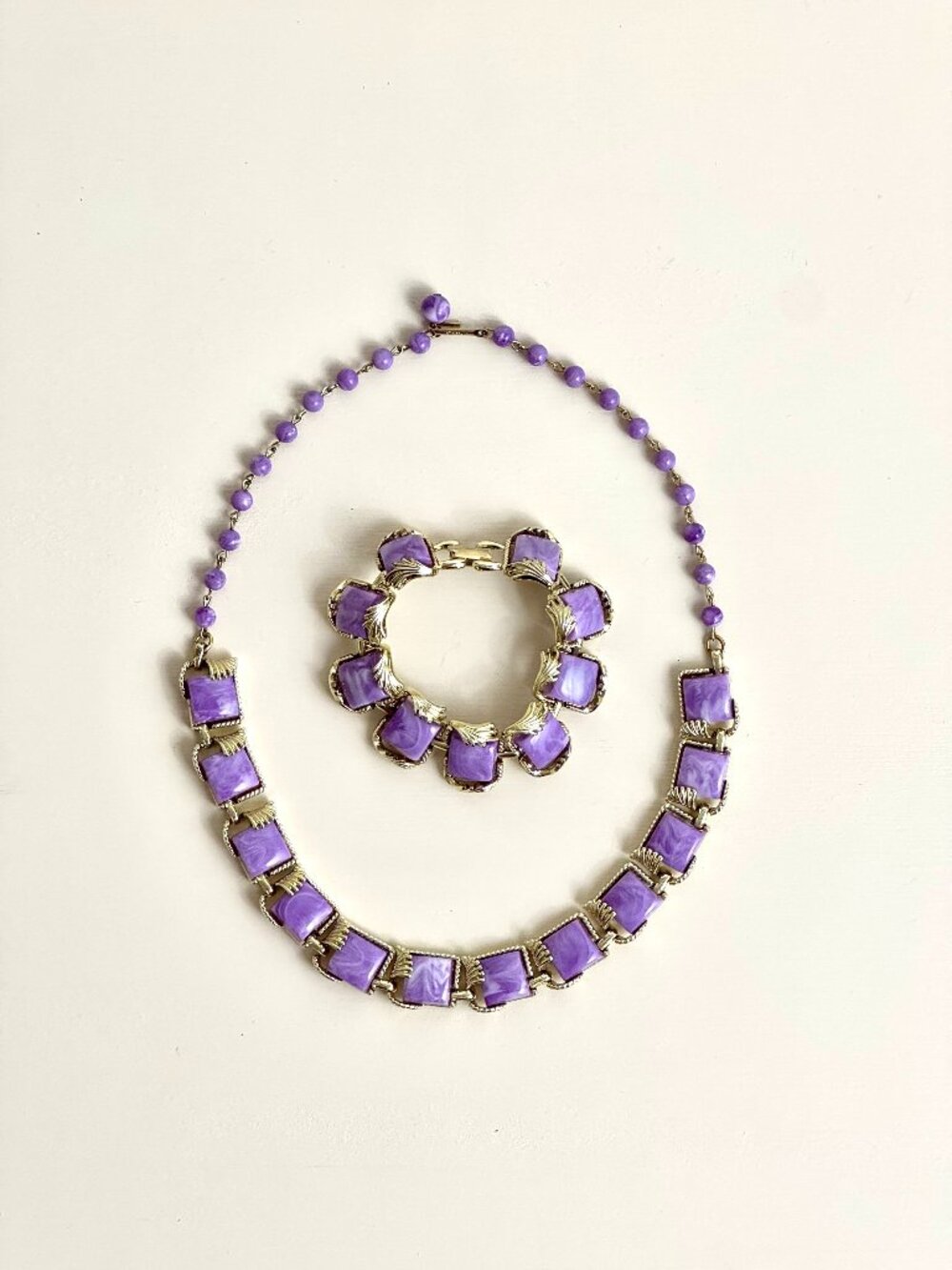 Vintage Coro Mid Century Thermoset Purple Gold-Tone Necklace & Bracelet Set MCM - Picture 2 of 6